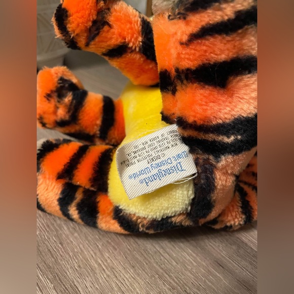VINTAGE! Disneyland Walt Disney World Tigger Plush Toy 10” - Picture 2 of 5